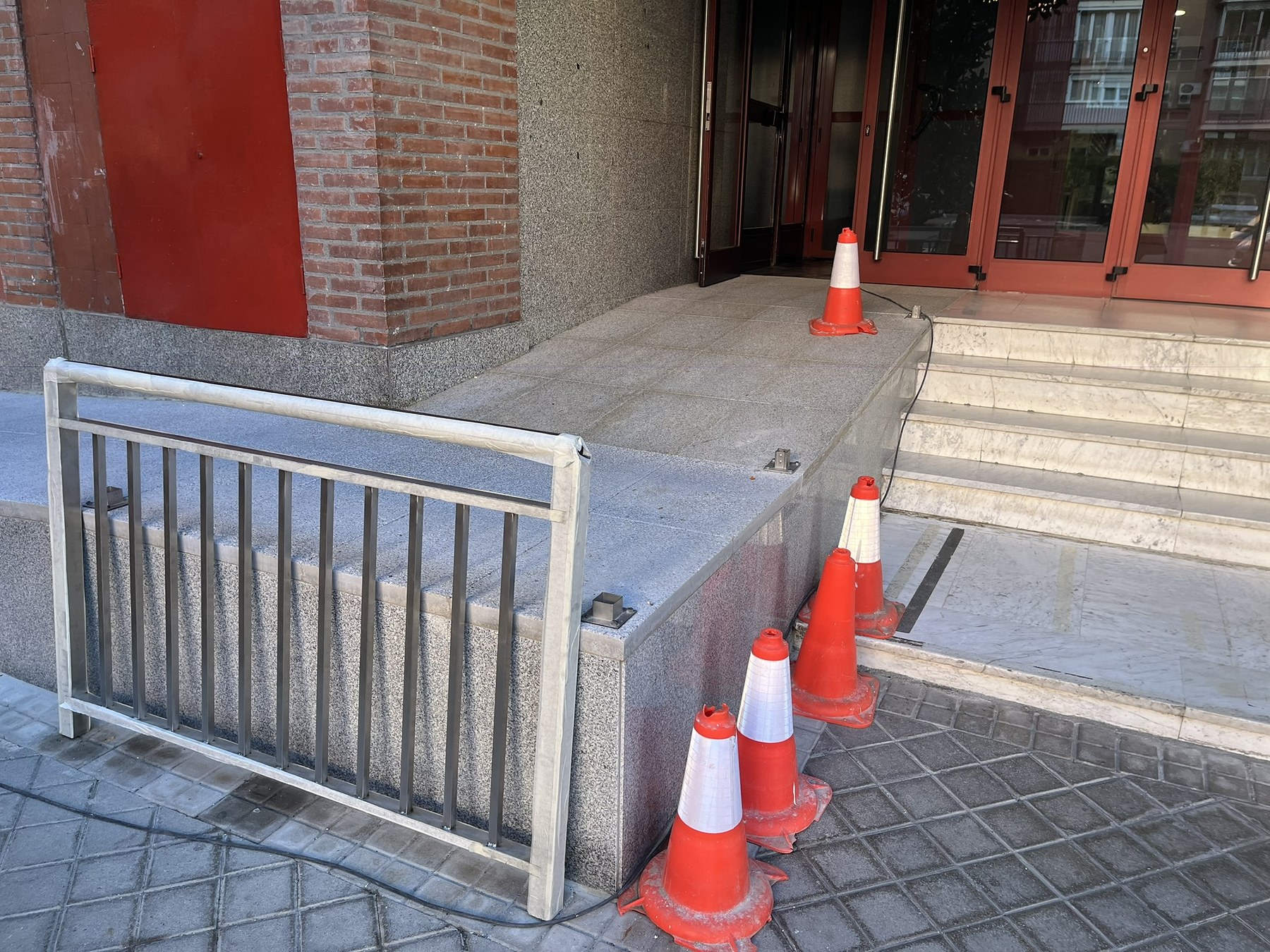 Ejecución de la nueva rampa en Paseo de Yeserías 31